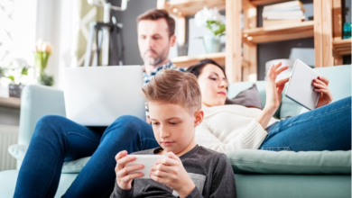 How Social Media Fuels FOMO in Kids — And What Parents Can Do