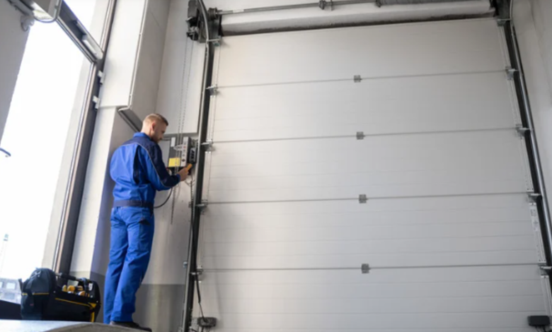 What Homeowners Should Know Before Scheduling Garage Door Repair